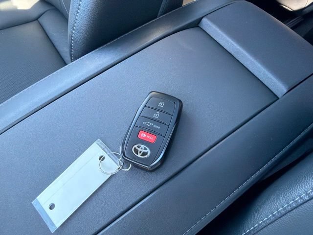 Used 2024 Toyota Highlander Platinum AWD/4WD image 41