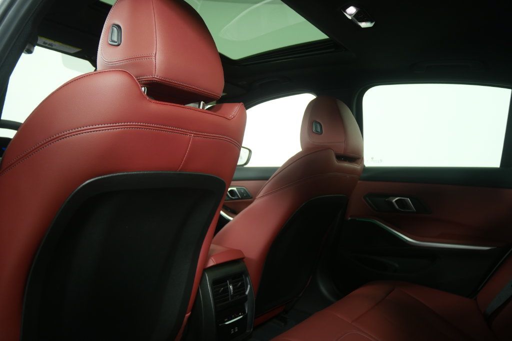 Certified 2025 BMW 330i Sedan RWD image 16