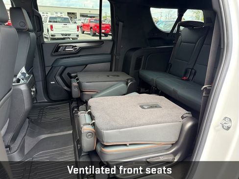 New 2026 GMC Yukon XL AT4 w/ LPO, Floor Liner Package AWD/4WD image 17