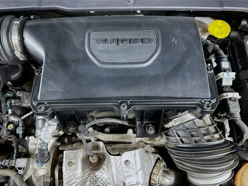 Used 2024 Jeep Compass Latitude image 31