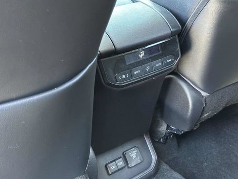 Used 2023 Toyota Highlander Limited AWD/4WD image 17