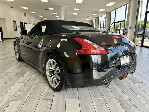 Used 2014 Nissan 370Z Touring w/ Navigation Package RWD image 7