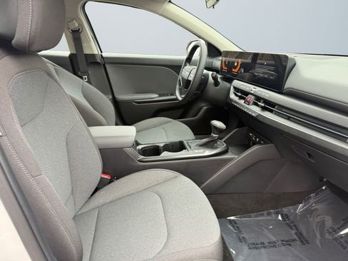 Used 2025 Kia K4 LX image 15