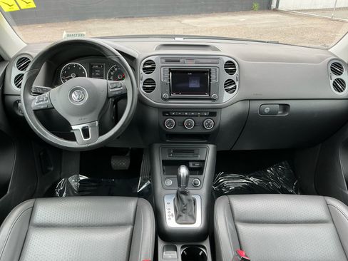 Used 2017 Volkswagen Tiguan S FWD image 15