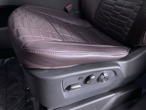 Certified 2024 Cadillac Escalade ESV Sport Platinum image 10