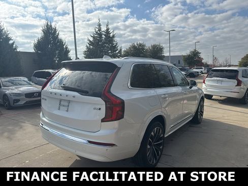 Certified 2025 Volvo XC90 B6 Plus image 5