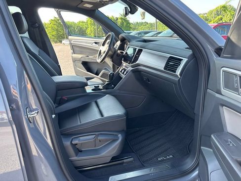 Used 2022 Volkswagen Atlas Cross Sport SE AWD/4WD image 23