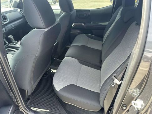 Used 2021 Toyota Tacoma TRD Off-Road w/ Technology Package image 18