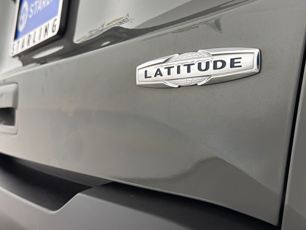 Used 2021 Jeep Renegade Latitude FWD image 37