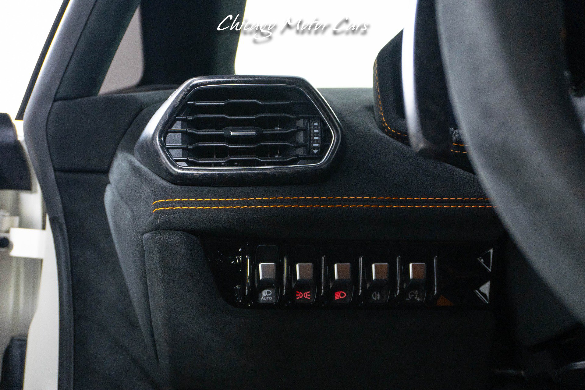Used 2018 Lamborghini Huracan AWD/4WD image 28