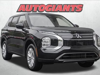 New 2025 Mitsubishi Outlander ES