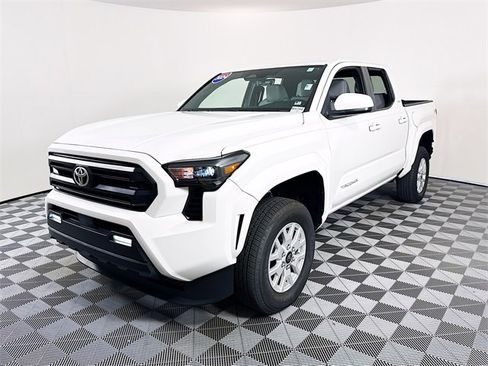 Used 2024 Toyota Tacoma 2WD Double Cab image 3
