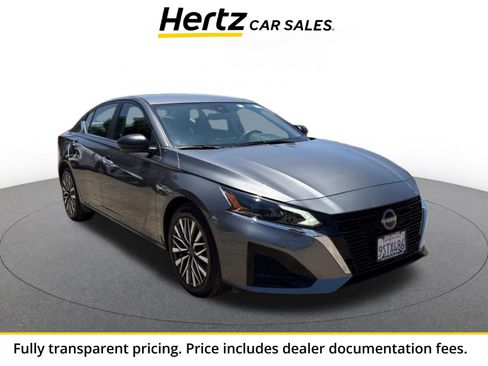Used 2025 Nissan Altima 2.5 SV FWD image 1