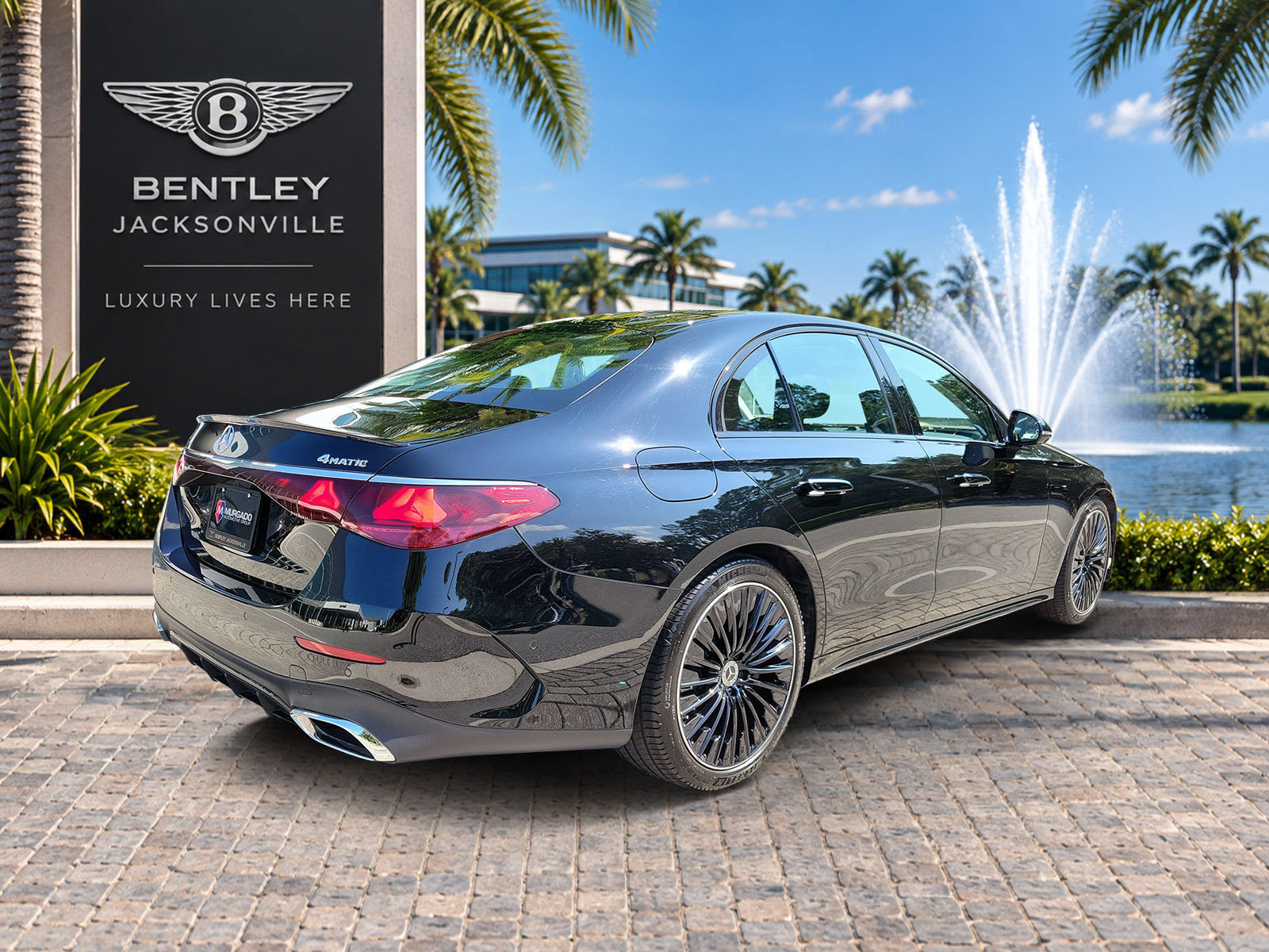 Used 2025 Mercedes-Benz E 350 4MATIC Sedan image 5
