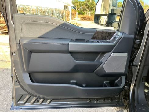 New 2026 Ford F250 Lariat w/ Black Appearance Package image 28