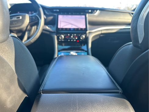 Used 2022 Jeep Grand Cherokee L Overland w/ Luxury Tech Group IV image 11