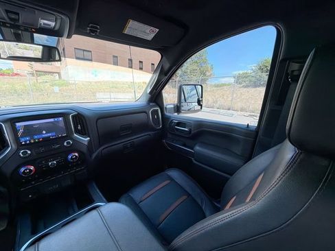 Used 2023 GMC Sierra 2500 AT4 w/ AT4 Preferred Package AWD/4WD image 13