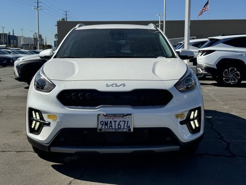 Used 2022 Kia Niro EX image 24