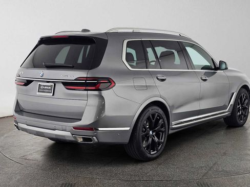 Used 2025 BMW X7 xDrive40i AWD/4WD image 3
