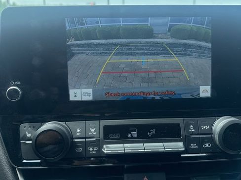 Used 2024 Toyota Grand Highlander XLE FWD image 13