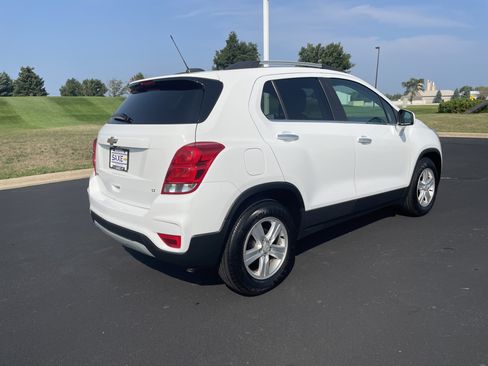 Used 2019 Chevrolet Trax LT w/ LT Convenience Package FWD image 5