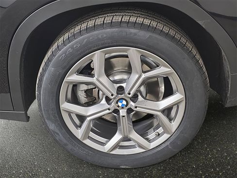 Certified 2025 BMW X4 xDrive30i image 38