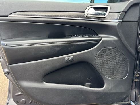 Used 2018 Jeep Grand Cherokee Limited w/ Luxury Group II AWD/4WD image 9