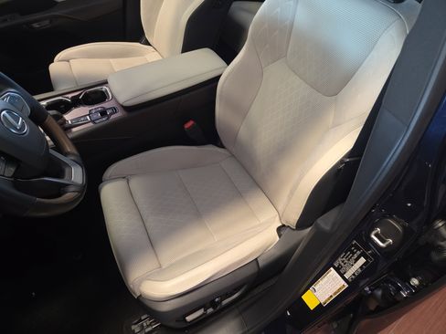 Certified 2025 Lexus RX 450h AWD w/ Convenience Package image 12