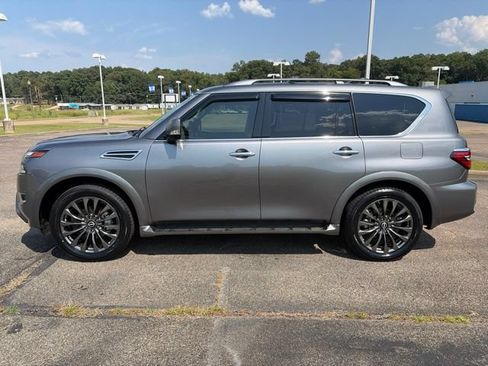 Used 2023 Nissan Armada Platinum w/ Captain's Chairs Package RWD image 14
