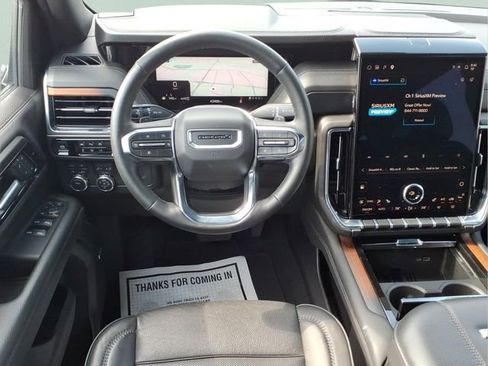 Used 2025 GMC Yukon Denali AWD/4WD image 6