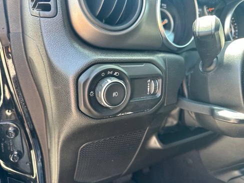Used 2023 Jeep Wrangler Unlimited Sport AWD/4WD image 17