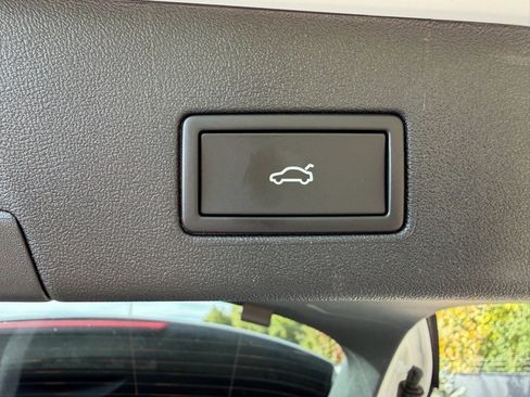 New 2025 Volkswagen ID.4 Pro S image 18