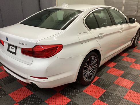 Used 2019 BMW 530i xDrive w/ Convenience Package AWD/4WD image 3