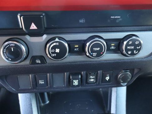 Used 2019 Toyota Tacoma TRD Off-Road AWD/4WD image 26