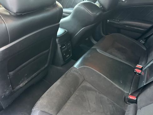 Used 2019 Dodge Charger R/T w/ Plus Group RWD image 5
