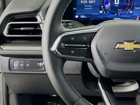 Used 2025 Chevrolet Traverse LT image 10