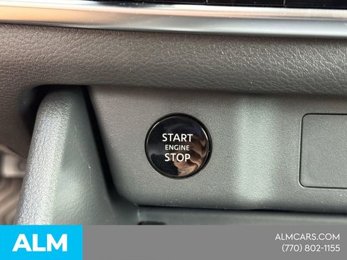 Used 2025 Nissan Rogue SV FWD image 11