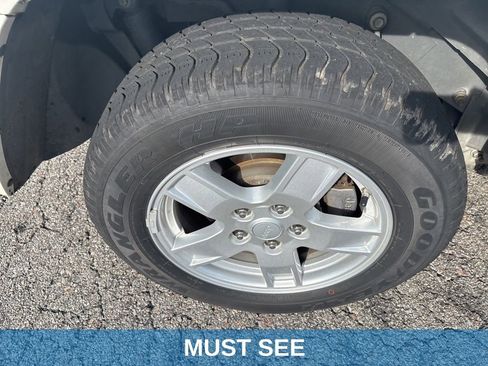 Used 2005 Jeep Grand Cherokee Laredo AWD/4WD image 9