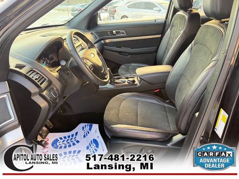 Used 2019 Ford Explorer XLT w/ Equipment Group 202A AWD/4WD image 11