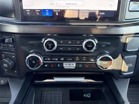 Used 2023 Ford F350 Lariat w/ Chrome Package image 24