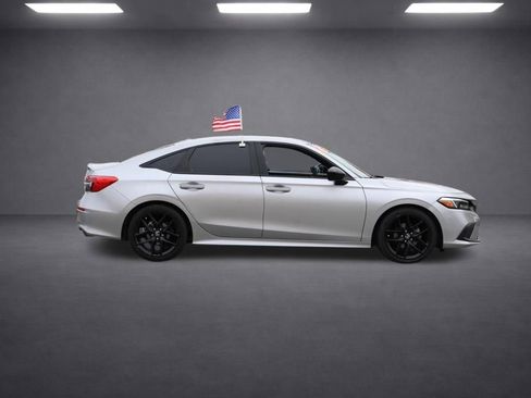 Used 2023 Honda Civic Sport image 3