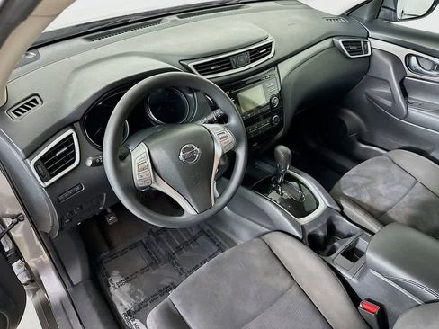 Used 2016 Nissan Rogue S FWD image 2