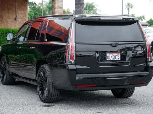 Used 2017 Cadillac Escalade ESV Platinum RWD image 6