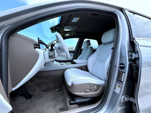New 2026 Genesis GV70 2.5T Advanced w/ G1 Accessory Package AWD/4WD image 10