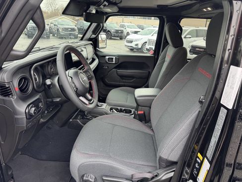 Used 2024 Jeep Wrangler Unlimited Rubicon w/ XTREMEE 35" Tire Package image 9