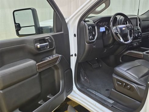 Used 2022 Chevrolet Silverado 2500 LT w/ Convenience Package image 20