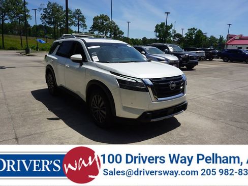 Used 2024 Nissan Pathfinder SL w/ SL Premium Package image 1