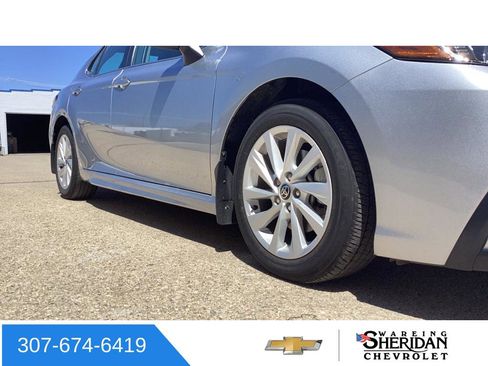 Used 2022 Toyota Camry SE FWD image 7