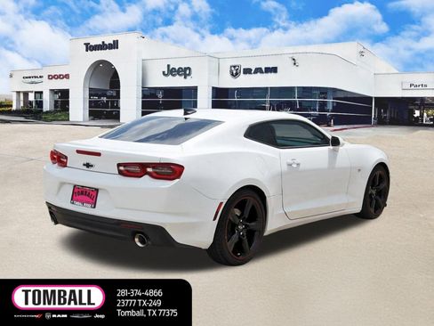 Used 2022 Chevrolet Camaro LT RWD image 7