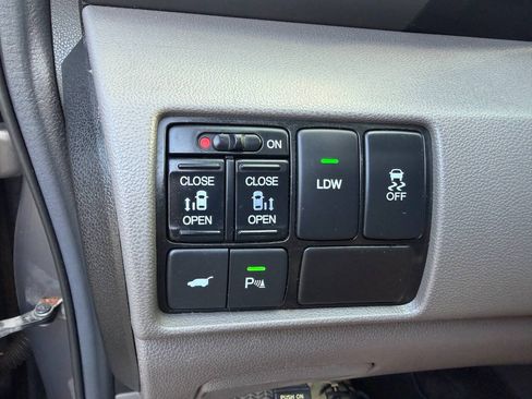 Used 2014 Honda Odyssey Touring Elite image 15